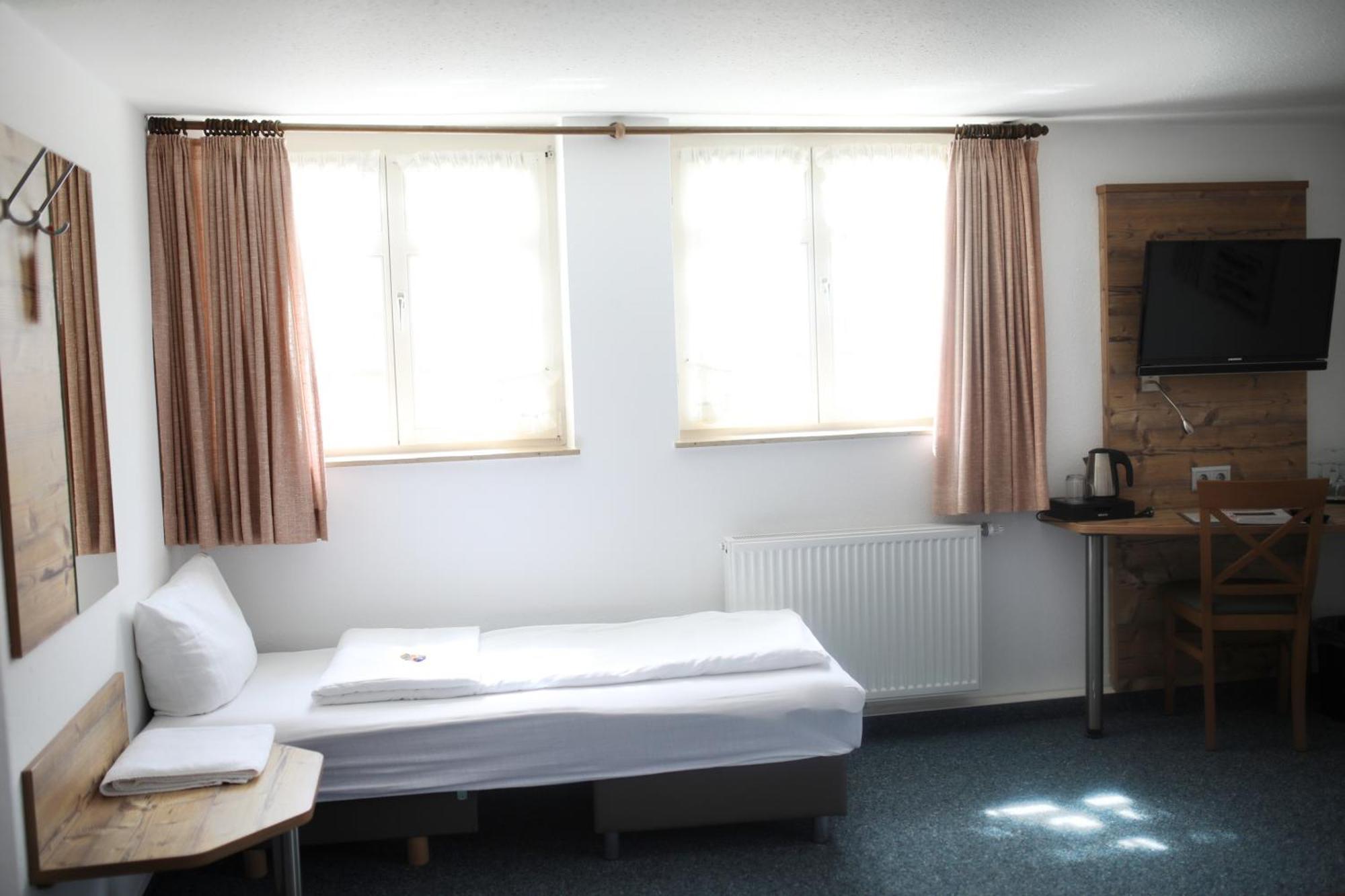 Gasthaus Hotel Zum Kreuz Stetten am Kalten Markt Bagian luar foto