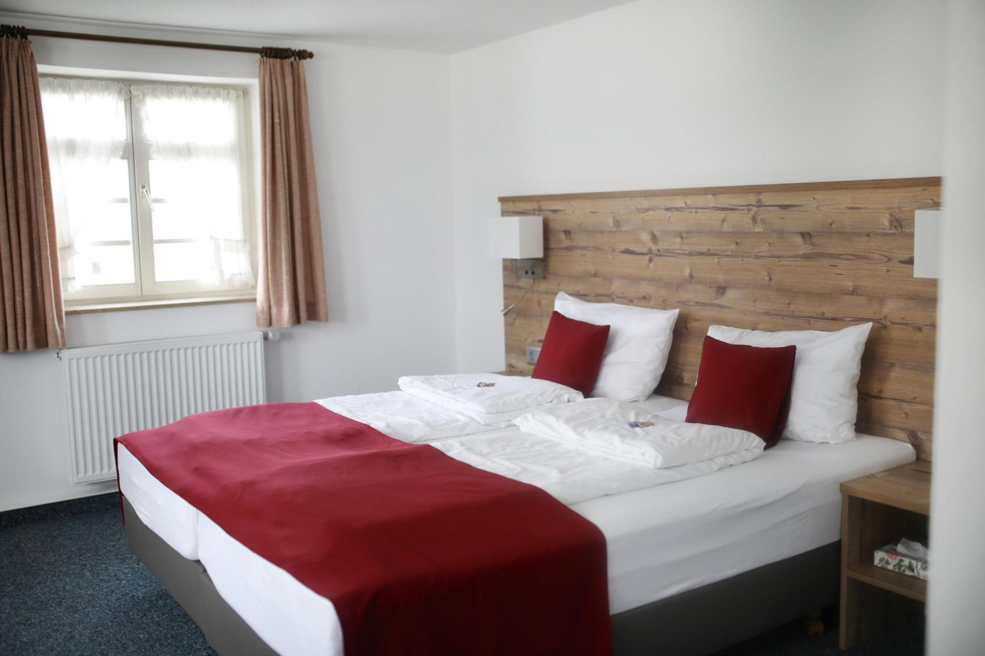 Gasthaus Hotel Zum Kreuz Stetten am Kalten Markt Bagian luar foto