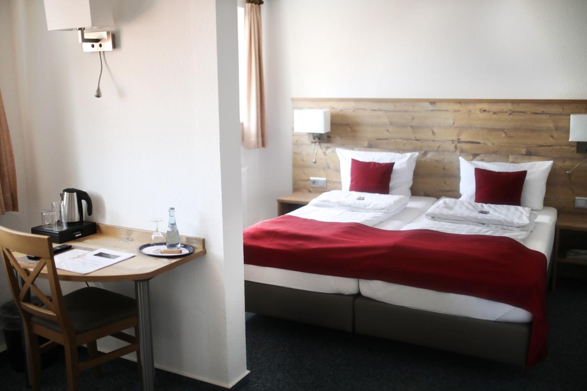 Gasthaus Hotel Zum Kreuz Stetten am Kalten Markt Bagian luar foto