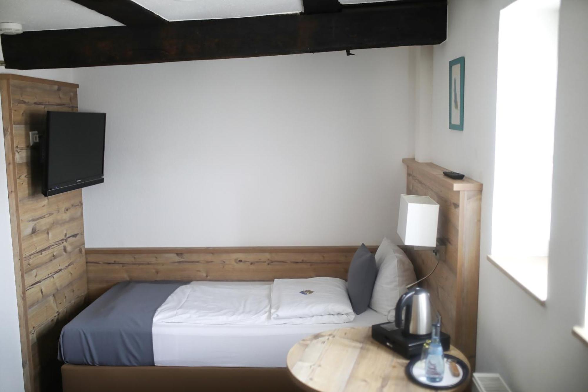 Gasthaus Hotel Zum Kreuz Stetten am Kalten Markt Bagian luar foto