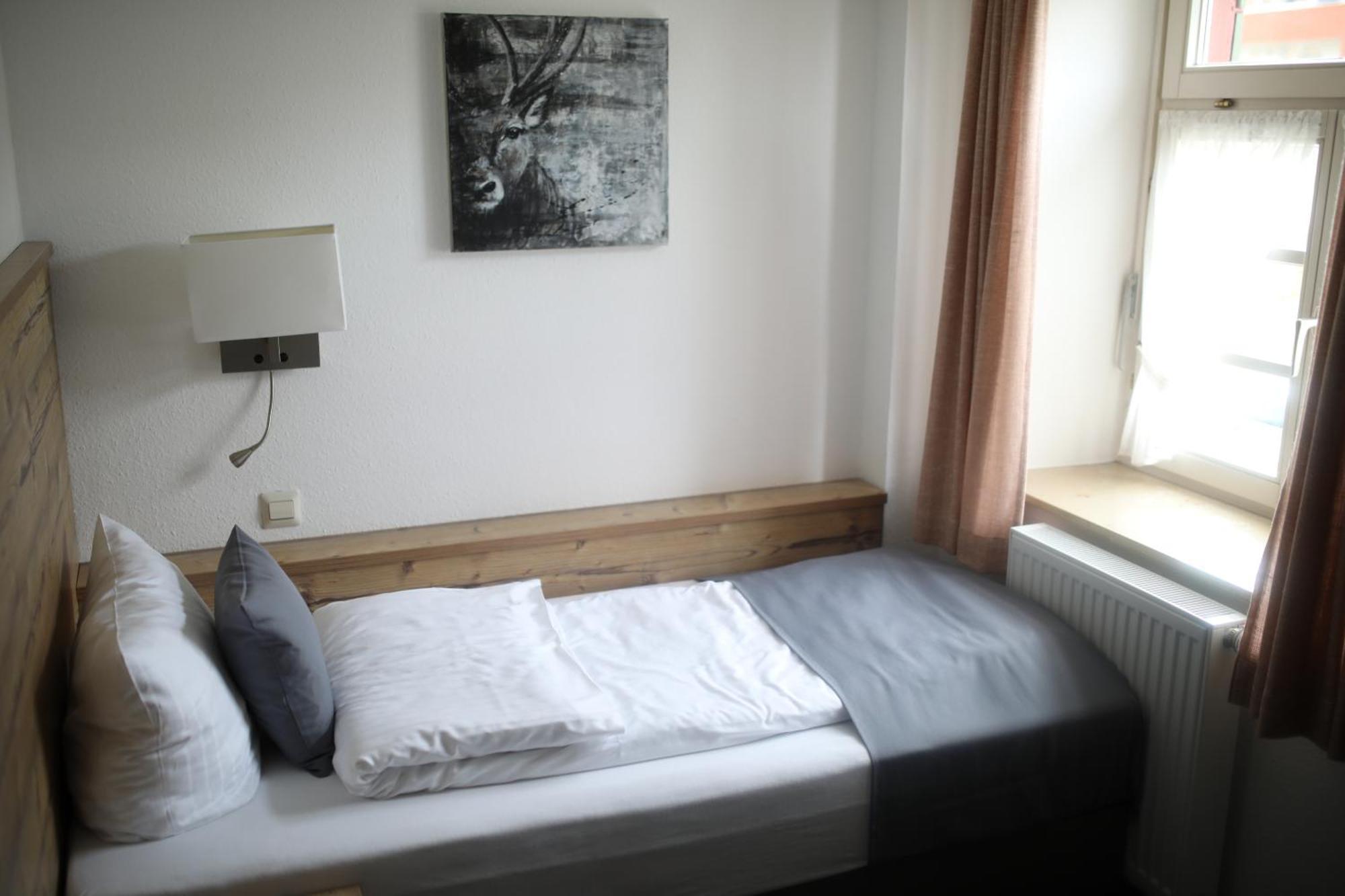 Gasthaus Hotel Zum Kreuz Stetten am Kalten Markt Bagian luar foto