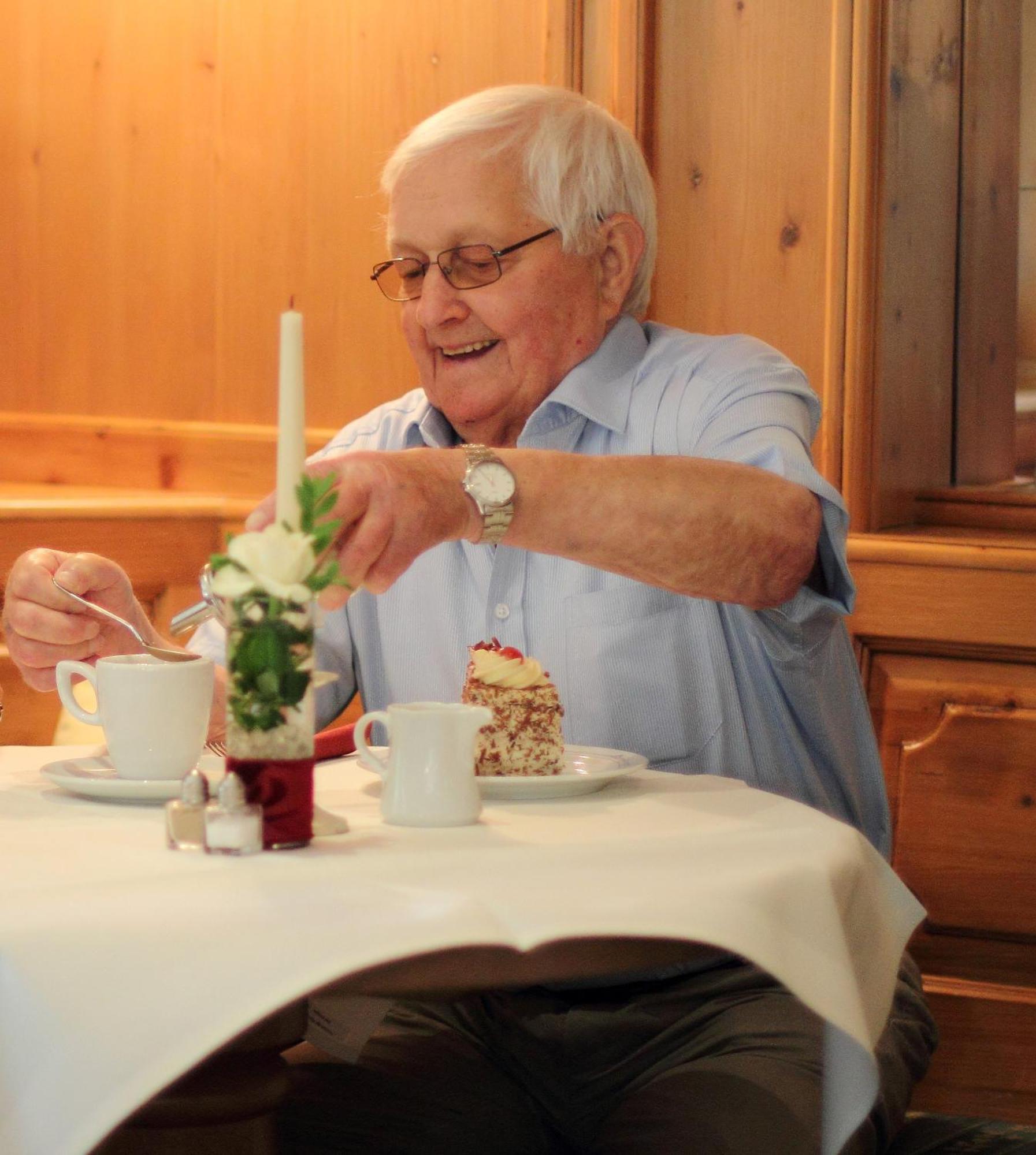 Gasthaus Hotel Zum Kreuz Stetten am Kalten Markt Bagian luar foto