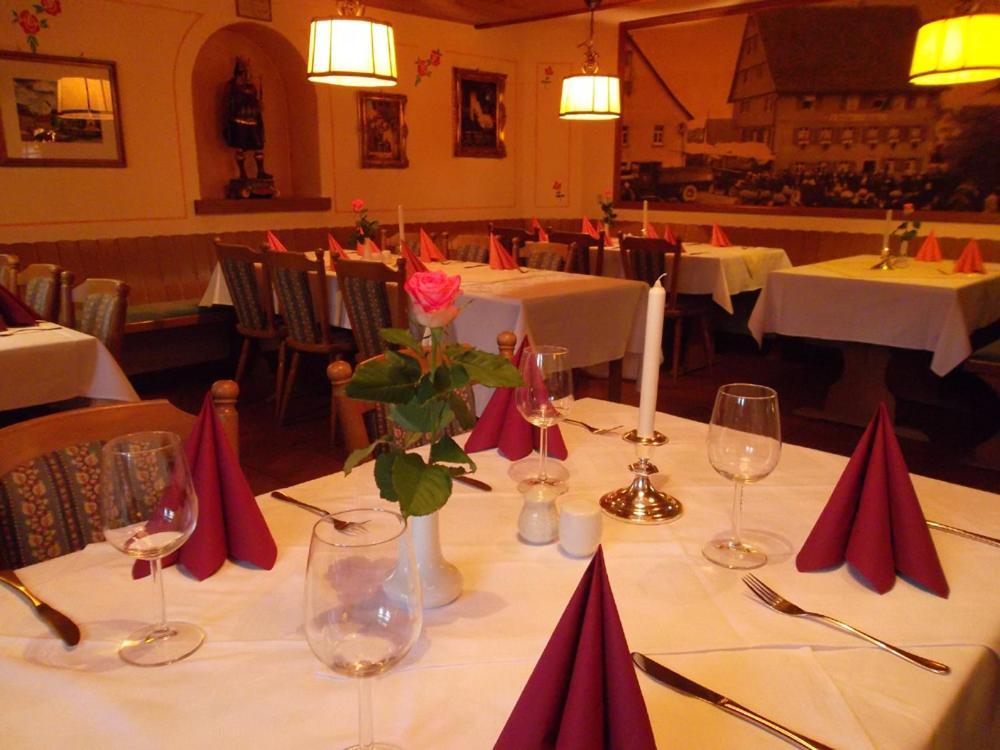 Gasthaus Hotel Zum Kreuz Stetten am Kalten Markt Bagian luar foto